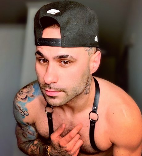 Nacktes geleaktes OnlyFans-Foto von Ray Dior