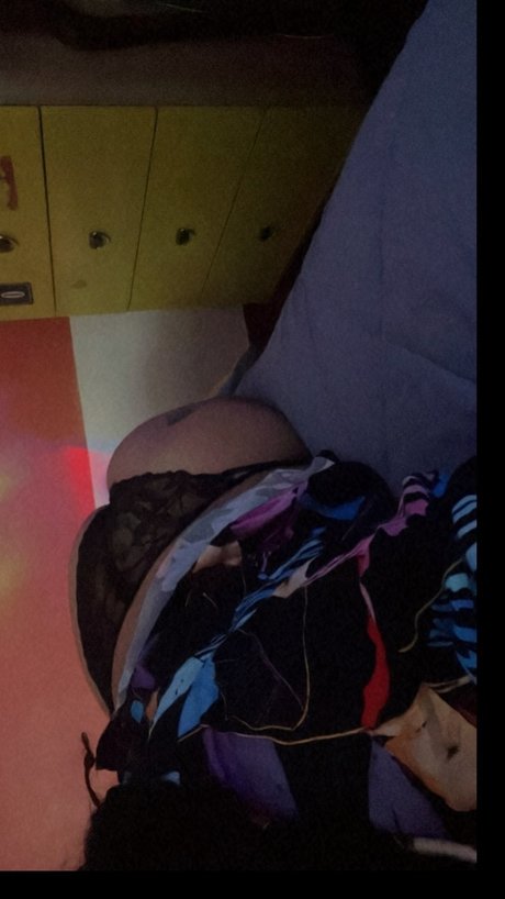 Nacktes geleaktes OnlyFans-Foto von Yourrawmanticgirl
