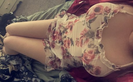 Nacktes geleaktes OnlyFans-Foto von Emi Baby