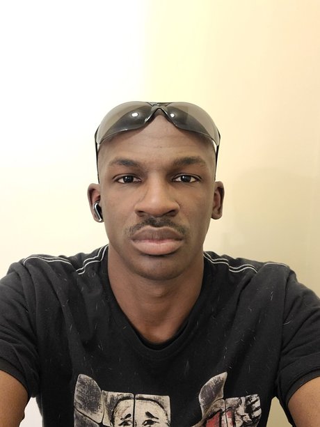 Nacktes geleaktes OnlyFans-Foto von Reggie B