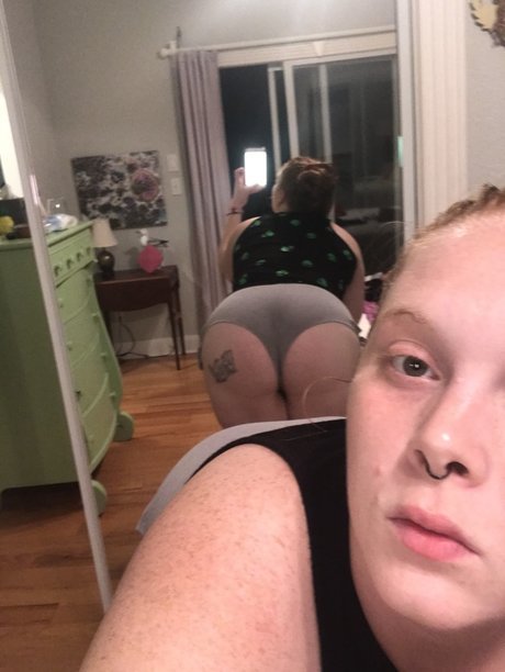 Nacktes geleaktes OnlyFans-Foto von Real Rapunzel