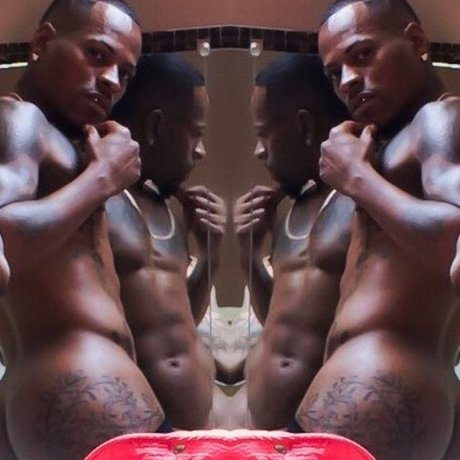 Nacktes geleaktes OnlyFans-Foto von Romeo St James