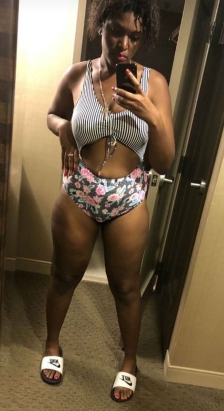 Nacktes geleaktes OnlyFans-Foto von Tease Queen 