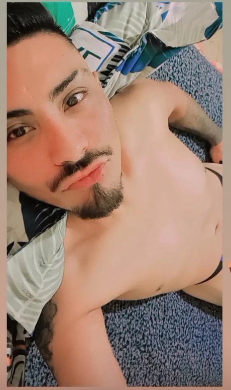 Nacktes geleaktes OnlyFans-Foto von El Hiro Kawai