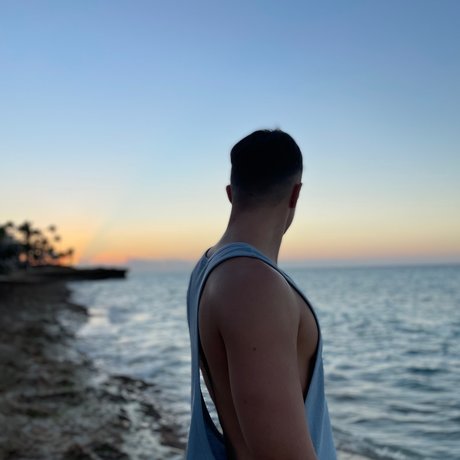 Nacktes geleaktes OnlyFans-Foto von Adam Rus