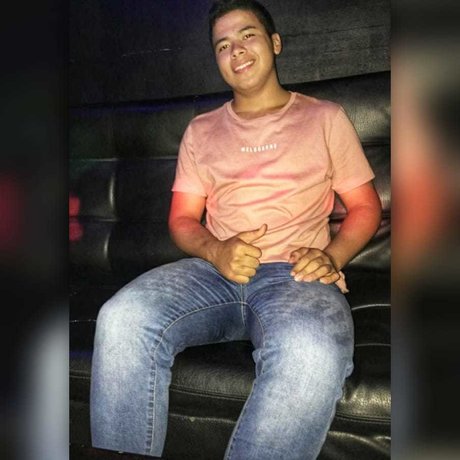 Nacktes geleaktes OnlyFans-Foto von Julian Rua