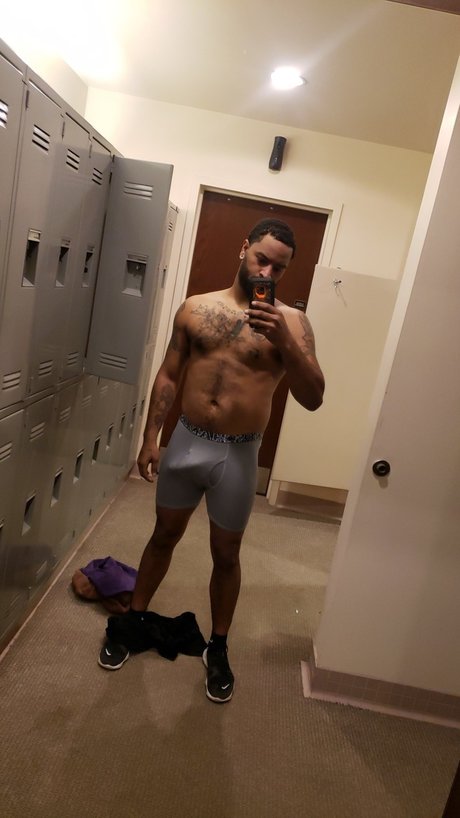 Nacktes geleaktes OnlyFans-Foto von Roy