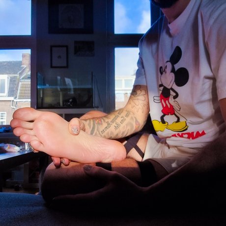 Nacktes geleaktes OnlyFans-Foto von Royal Male Feet