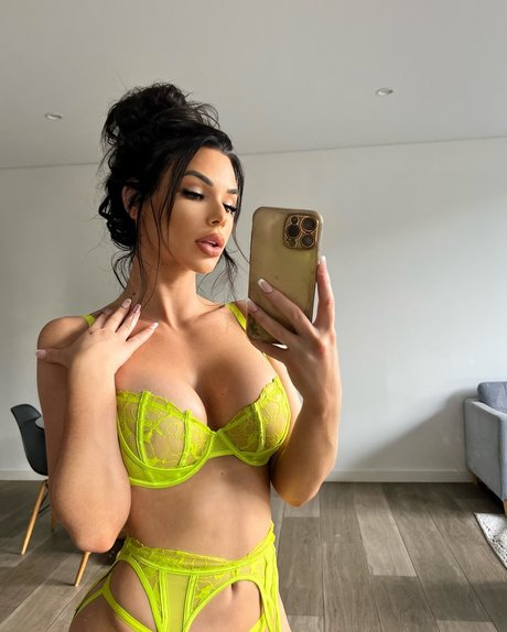 Nacktes geleaktes OnlyFans-Foto von Rosie Terre