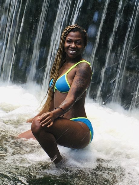 Nacktes geleaktes OnlyFans-Foto von Dark Chocolate