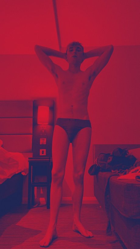 Nacktes geleaktes OnlyFans-Foto von Sam Bell
