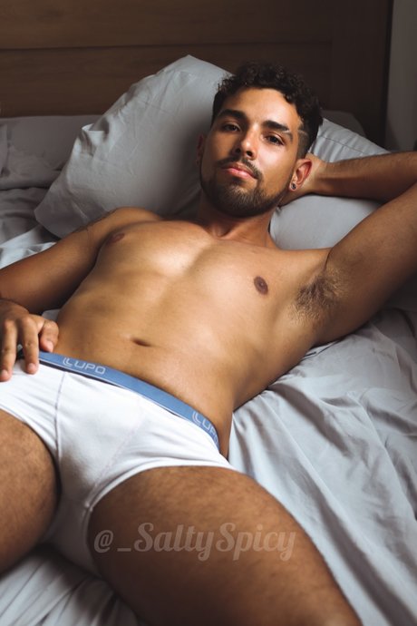 Nacktes geleaktes OnlyFans-Foto von Fah