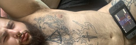 Nacktes geleaktes OnlyFans-Foto von Saint Dionysos