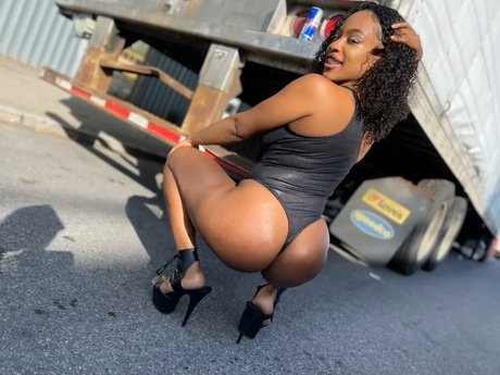 Nacktes geleaktes OnlyFans-Foto von Nayla Mcknight Your Favcontentcreator