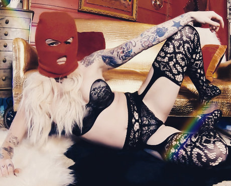 Nacktes geleaktes OnlyFans-Foto von Sacredrebelgirl