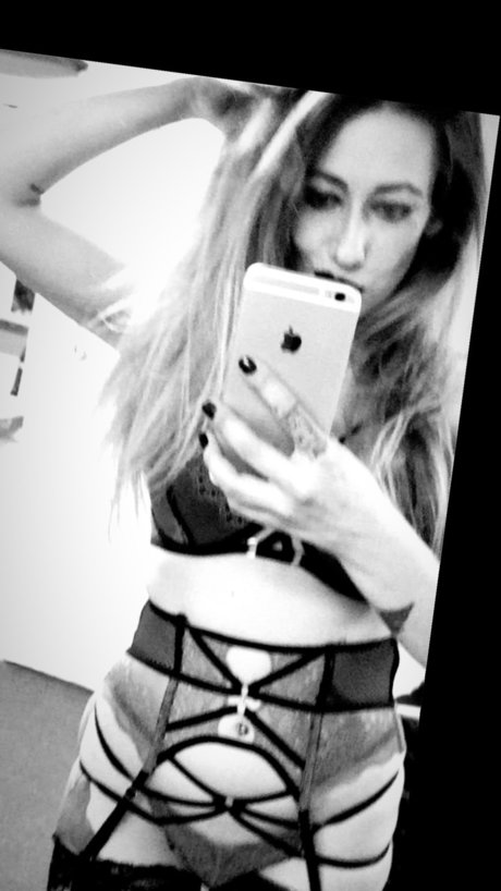 Nacktes geleaktes OnlyFans-Foto von Sabrina