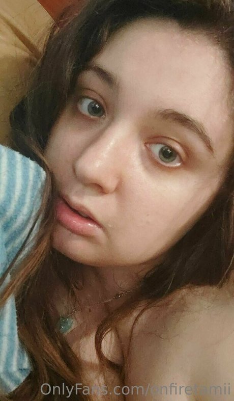Nacktes geleaktes OnlyFans-Foto von Onfiretamii