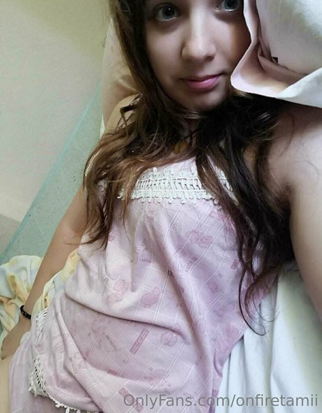 Nacktes geleaktes OnlyFans-Foto von Onfiretamii