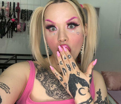 Nasty_bimbo