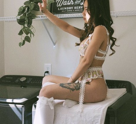 Nacktes geleaktes OnlyFans-Foto von Miullien