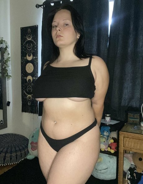Nacktes geleaktes OnlyFans-Foto von Angela Cordelia
