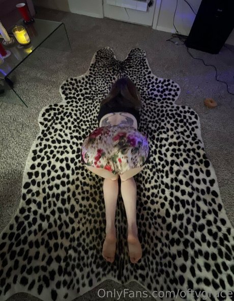 Nacktes geleaktes OnlyFans-Foto von Oftvgrace