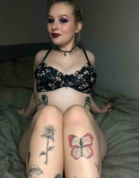 Nacktes geleaktes OnlyFans-Foto von Juicyjuus