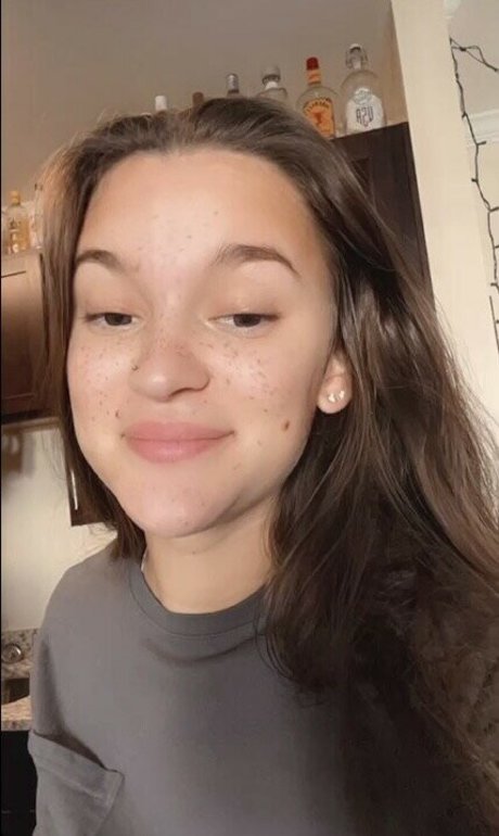 Nacktes geleaktes OnlyFans-Foto von Catrinaarroyo