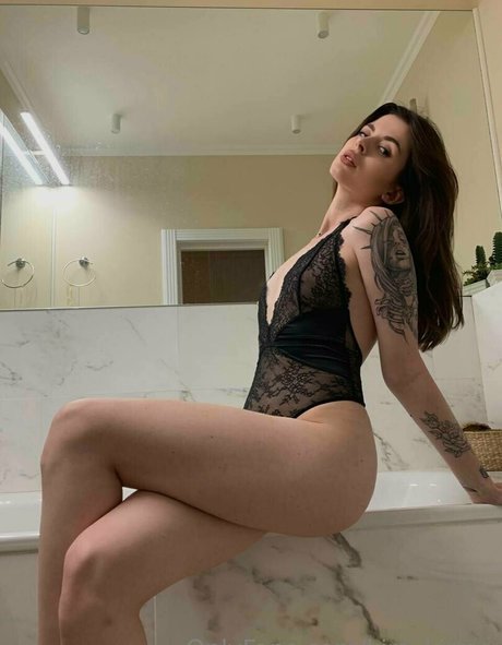 Nacktes geleaktes OnlyFans-Foto von Kirakirraa