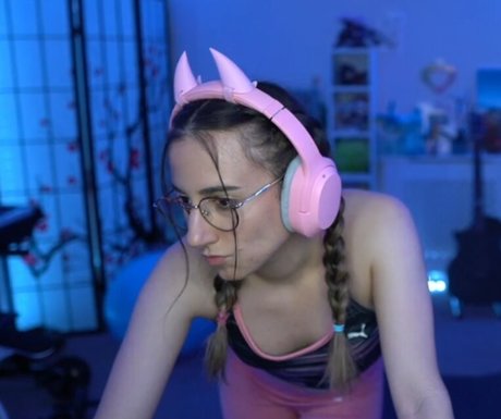 Nacktes geleaktes OnlyFans-Foto von Millie Mossiae