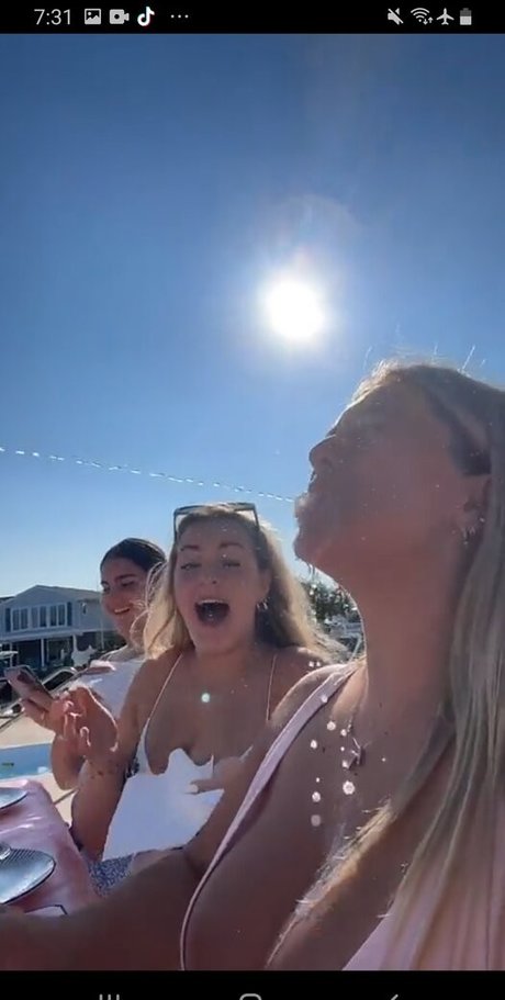 Nacktes geleaktes OnlyFans-Foto von Katelyn Scannell