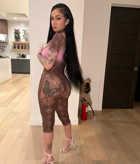 Nacktes geleaktes OnlyFans-Foto von Bhadbhabie