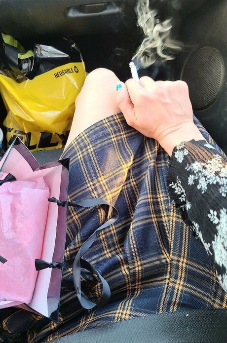Nacktes geleaktes OnlyFans-Foto von Smokingprincessof