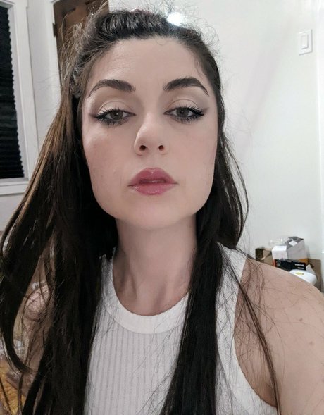 Nacktes geleaktes OnlyFans-Foto von Kirachats