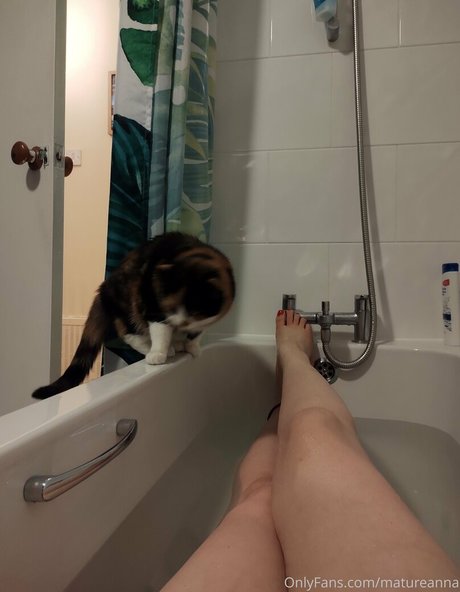 Nacktes geleaktes OnlyFans-Foto von Matureanna