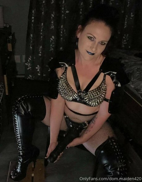 Nacktes geleaktes OnlyFans-Foto von Dommaiden420