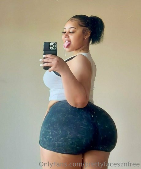 Nacktes geleaktes OnlyFans-Foto von Prettyfacesznfree