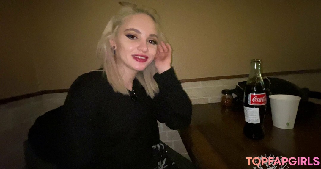 Nacktes geleaktes OnlyFans-Foto von Lola Fae #1284