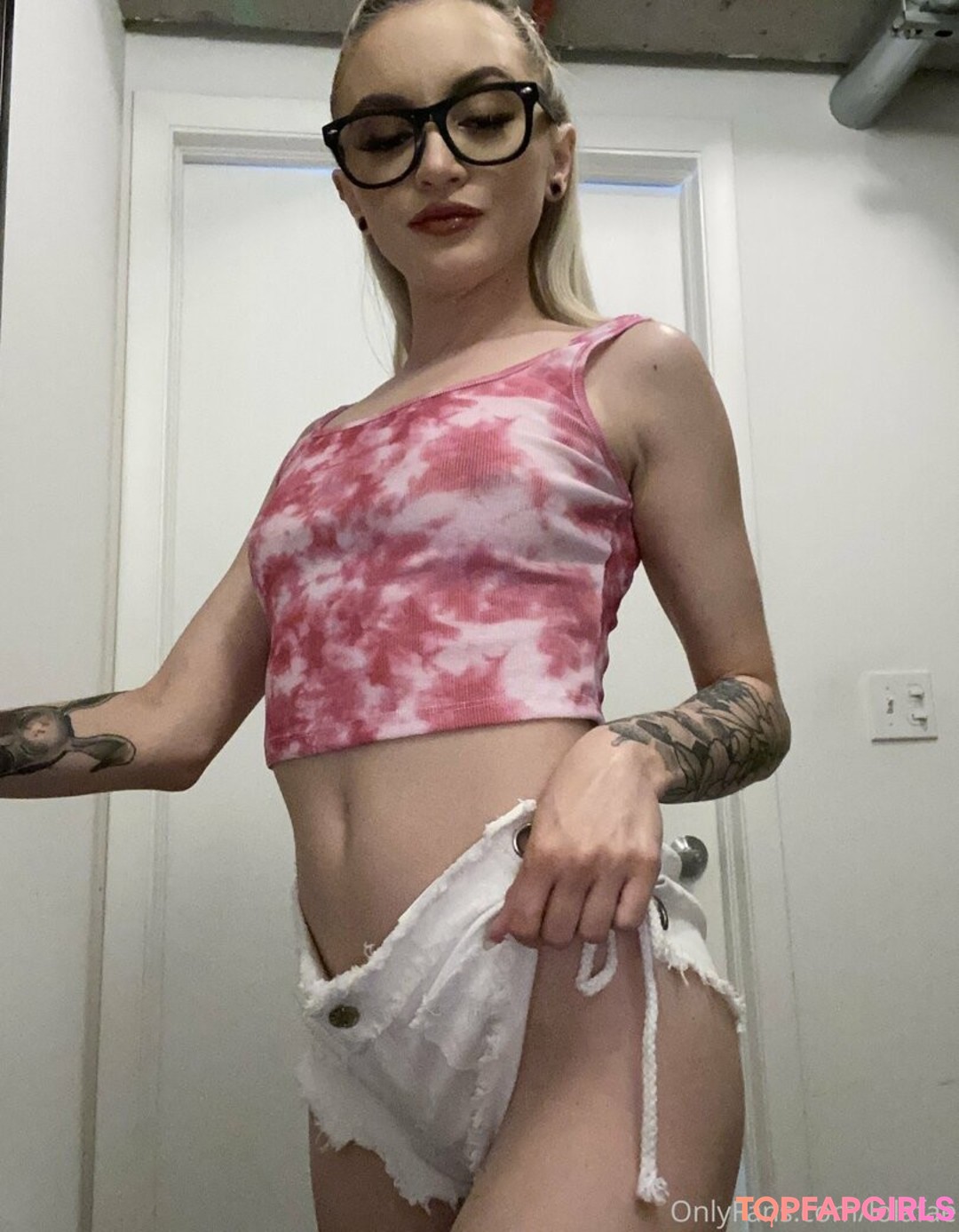 Nacktes geleaktes OnlyFans-Foto von Lola Fae #1303