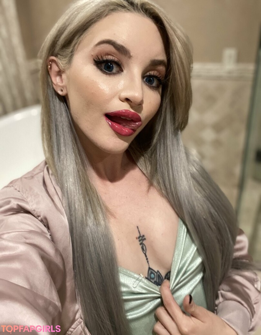 Nacktes geleaktes OnlyFans-Foto von Lola Fae #1335