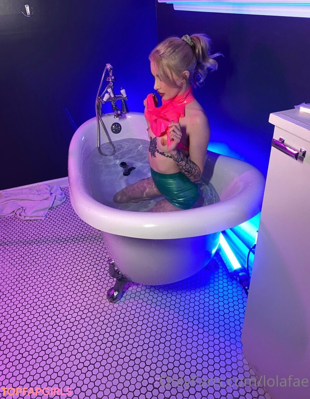 Nacktes geleaktes OnlyFans-Foto von Lola Fae #1350
