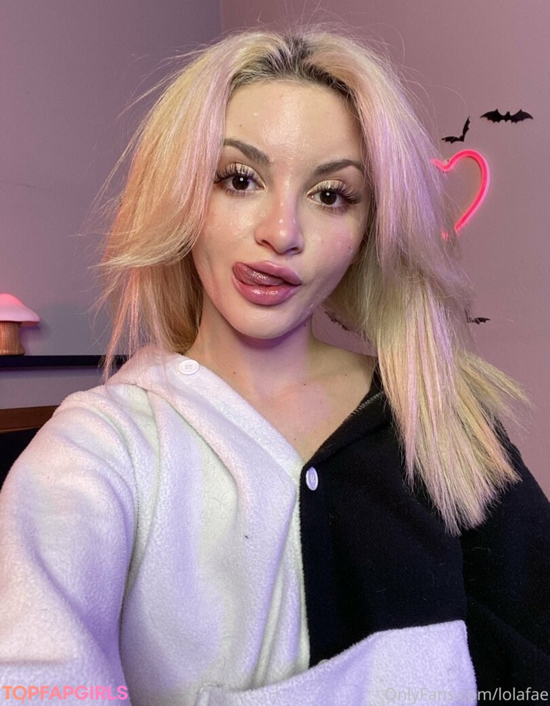 Nacktes geleaktes OnlyFans-Foto von Lola Fae #1362