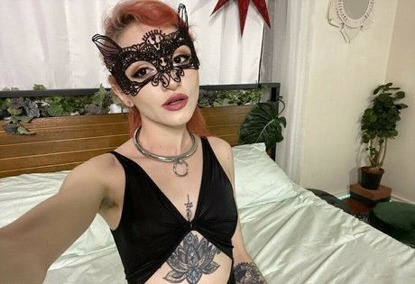 Lola Fae