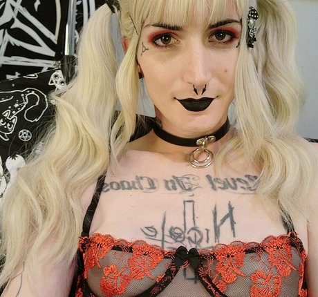 Nacktes geleaktes OnlyFans-Foto von Lunanyxtg
