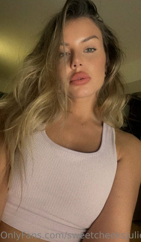 Nacktes geleaktes OnlyFans-Foto von Sweetcheeksjuliefree