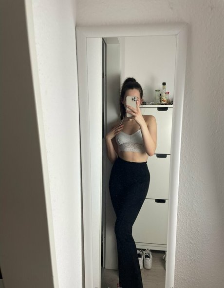 Nacktes geleaktes OnlyFans-Foto von Leylafree