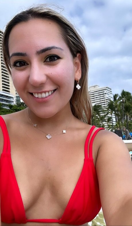 Nacktes geleaktes OnlyFans-Foto von Selina Amini