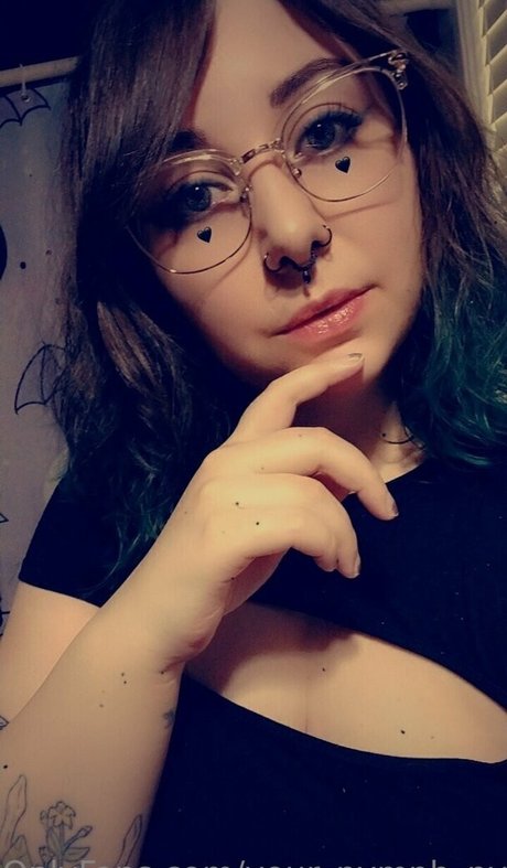 Nacktes geleaktes OnlyFans-Foto von Yournymphnyxii