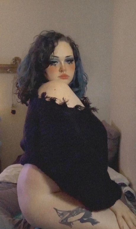 Nacktes geleaktes OnlyFans-Foto von Regan Noire