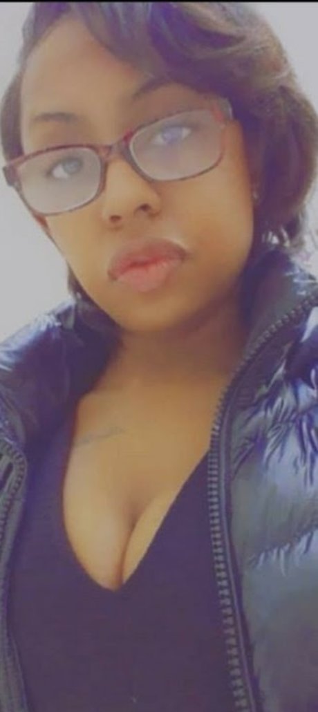 Nacktes geleaktes OnlyFans-Foto von Ms Philon
